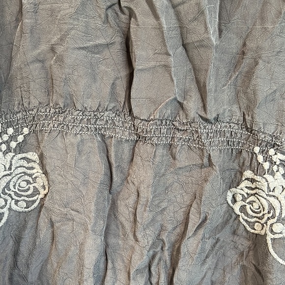 Johnny Was Gray Embroidered Blouse 👚 - Picture 10 of 13